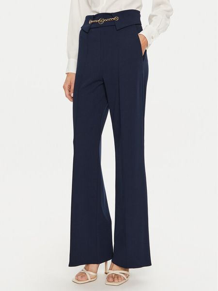 Rinascimento Spodnie materiałowe CFC0120004003 Granatowy Regular Fit. Niebieskie spodnie materiałowe damskie Rinascimento, l, bez wzorów, z materiału. Za 239.99 zł.