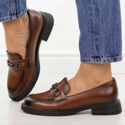 Brązowe skórzane półbuty damskie Vinceza 39951. Brązowe półbuty damskie VINCEZA, na jesień, bez wzorów, z materiału, biznesowe, bez obcasa, na obcasie, bez zapięcia. Za 219.00 zł.