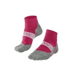 Krótkie skarpety damskie Falke RU4 Endurance Cool. Czerwone skarpety damskie Falke, bez wzorów, z elastanu. Za 142.00 zł.