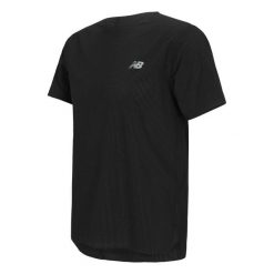 Koszulka męska New Balance MT51208BK – czarna. Czarne koszulki sportowe męskie New Balance, m, bez wzorów, z lycry, bez kołnierzyka, bez ramiączek, na fitness i siłownię. Za 399.99 zł.