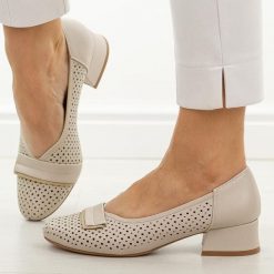 Białe ażurowe czółenka damskie na obcasie M.Daszyński Sa279-5. Białe czółenka damskie M.Daszyński, z aplikacjami, ze skóry, casualowe, z okrągłym noskiem, bez obcasa, na obcasie, bez zapięcia. W wyprzedaży za 179.10 zł.