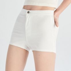 Szorty z wysokim stanem - Biały. Szorty damskie marki Sinsay. Za 39.99 zł.