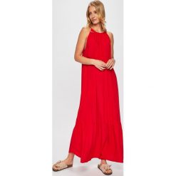 Answear - Sukienka. Czerwone sukienki damskie ANSWEAR, l, bez wzorów, z tkaniny, casualowe, bez kołnierzyka, bez ramiączek. Za 149.90 zł.