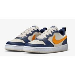 Buty Sportowe Młodzieżowe Nike Court Borough Low 2 (GS). Brązowa obuwie sportowe damskie Nike, bez wzorów, do biegania, nike court. Za 193.60 zł.