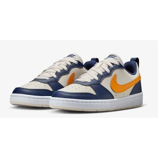 Buty Sportowe Młodzieżowe Nike Court Borough Low 2 (GS). Brązowa obuwie sportowe damskie Nike, bez wzorów, do biegania, nike court. Za 193.60 zł.