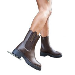 Brązowe wysokie botki zdobione cyrkoniami Vicco. Brązowe botki damskie na zimę, eleganckie, za kostkę, bez obcasa, na obcasie, bez zapięcia. Za 93.56 zł.