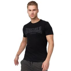 Koszulka Lonsdale Logo Kai. Czarne koszulki sportowe męskie Lonsdale, xl, bez wzorów, z bawełny, bez kołnierzyka, bez ramiączek, na fitness i siłownię. Za 120.00 zł.