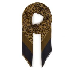 Chusta Weekend Max Mara. Czarne szaliki i chusty damskie Weekend Max Mara, bez wzorów. Za 729.99 zł.