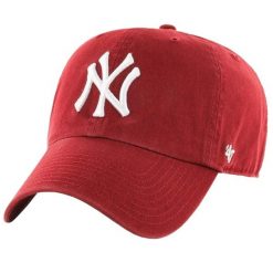 Czapka z daszkiem męska New York Yankees MLB Clean Up Cap. Czerwone czapki i kapelusze męskie 47 Brand, bez wzorów, z bawełny. Za 169.50 zł.