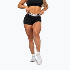 Spodenki treningowe damskie NEBBIA Glute Pump. Czarne szorty sportowe damskie Nebbia, l, bez wzorów, z elastanu, na fitness i siłownię. Za 159.99 zł.
