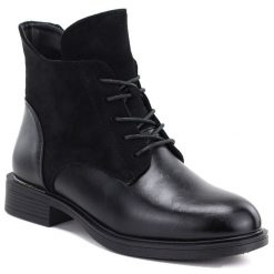 Botki damskie ocieplane czarne eVento 26BT02-590. Czarne botki damskie eVento, ze skóry ekologicznej, eleganckie, bez obcasa, bez zapięcia. Za 149.99 zł.