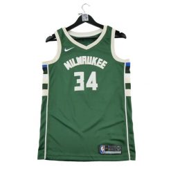 Second life - Męski NBA Milwaukee Bucks Zielony Jersey - Jak nowy. Zielone koszulki sportowe męskie Nike, m, bez wzorów, z jersey, bez kołnierzyka, bez ramiączek, do koszykówki. Za 255.56 zł.