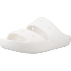 Sandały CROCS CLASSIC SANDAL V2 Biały. Białe sandały damskie Crocs, bez wzorów, z gumy, bez obcasa, bez zapięcia. Za 135.99 zł.