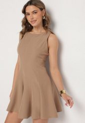 Brązowa Rozkloszowana Sukienka Ozdobiona Przeszyciami Evinini. Brązowe sukienki damskie Born2be, m, bez wzorów, eleganckie, bez kołnierzyka, bez ramiączek, mini, rozkloszowane. Za 84.99 zł.