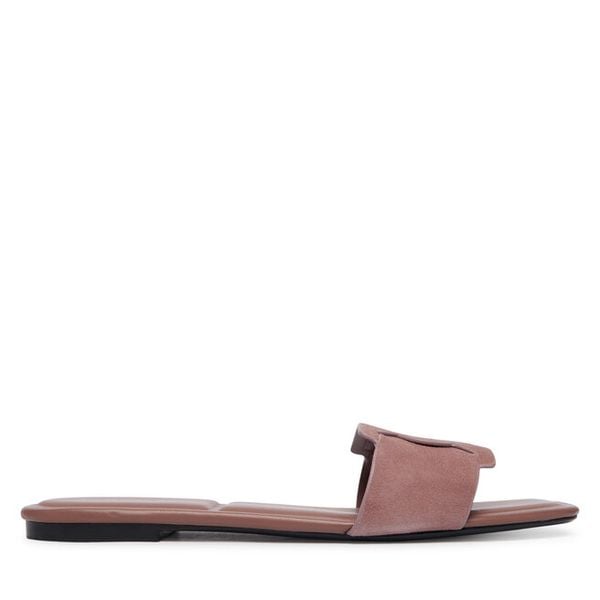 Klapki Calvin Klein. Brązowe klapki damskie Calvin Klein, bez wzorów, bez obcasa. Za 409.99 zł.