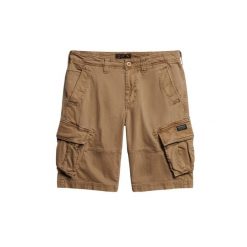 Spodenki cargo Superdry Core. Brązowe krótkie spodenki sportowe męskie Superdry., bez wzorów. Za 298.00 zł.