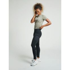 Legginsy damskie Hummel hmlchipo. Czarne legginsy damskie Hummel, bez wzorów, na fitness i siłownię. Za 228.00 zł.