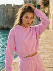 Bluza hoodie soft touch z domieszką wiskozy - różowy. Czerwone bluzy damskie Sinsay, l, bez wzorów, z wiskozy, bez kaptura. Za 49.99 zł.