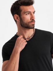 Klasyczna męska bawełniana koszulka z dekoltem w serek BASIC - czarna V1 - Rozmiar: S. Czarne t-shirty męskie Ombre Clothing, m, bez wzorów, z bawełny, klasyczne, bez kołnierzyka. W wyprzedaży za 24.99 zł.