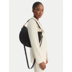 Torebka Coccinelle. Czarne torebki do ręki damskie Coccinelle, bez wzorów, klasyczne, bez dodatków. Za 1,699.99 zł.