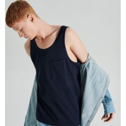 Tank top z kieszenią - Granatowy. T-shirty męskie marki Cropp. Za 24.99 zł.