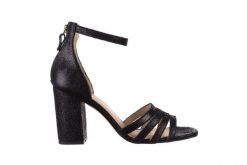 Sandały Bayla-065 1330137 Czarny, Skóra naturalna - 41. Czarne sandały damskie Bayla, bez wzorów, ze skóry, bez obcasa, bez zapięcia. W wyprzedaży za 89.10 zł.