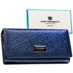 Portfel damski w kolorze niebieskim zamykany na zatrzask, w środku kieszonka na suwak - Peterson. Niebieskie portfele damskie Peterson, bez wzorów, ze skóry ekologicznej. Za 79.99 zł.