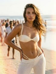 Marszczony dół od bikini z podwójnymi plecionymi paskami po bokach - kremowy. Białe bikini damskie Sinsay, l, bez wzorów. Za 19.99 zł.