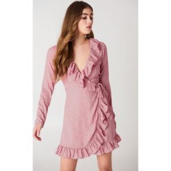 NA-KD Boho Sukienka w groszki - Pink. Sukienki damskie marki NA-KD Boho. Za 141.95 zł.