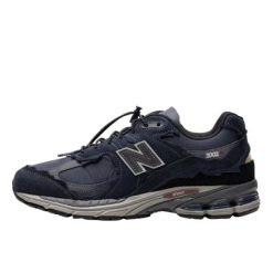 Buty do chodzenia dla dorosłych New Balance 2002R Protection Pack Eclipse. Szare obuwie sportowe damskie New Balance, bez wzorów, z materiału, do biegania. Za 859.40 zł.