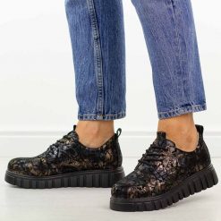 Czarne skórzane półbuty damskie Filippo Dp6846/26. Czarne półbuty damskie Filippo, na jesień, bez wzorów, z jeansu, eleganckie, z okrągłym noskiem, bez obcasa, na platformie, bez zapięcia. Za 269.00 zł.