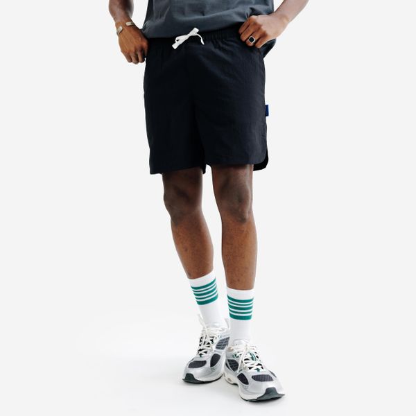 Spodenki płócienne męskie Elementals czarne. Czarne szorty męskie Decathlon, m, bez wzorów, z materiału. Za 89.99 zł.