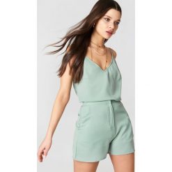 NA-KD Boho Szorty z wysokim stanem - Green. Szorty damskie marki NA-KD Boho. Za 80.95 zł.