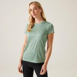 Koszulka sportowa damska Fingal Edition szybkoschnąca. Zielone koszulki sportowe damskie Regatta, bez wzorów, bez kołnierzyka, bez ramiączek, trekkingowe. Za 128.50 zł.