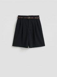 Szorty z paskiem - czarny. Czarne szorty damskie Reserved, l, bez wzorów, z tkaniny. Za 99.99 zł.