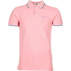Koszulka polo "Romford" w kolorze różowym. Czerwone koszulki polo męskie Ben Sherman, z haftami, z bawełny. W wyprzedaży za 108.95 zł.