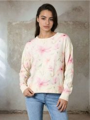 Sweter z wiskozą w kwiatowy wzór - wielobarwny. Swetry damskie Sinsay, l, bez wzorów, z wiskozy, bez kołnierzyka, bez ramiączek, bez kaptura. Za 45.99 zł.
