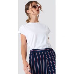Rut&Circle Klasyczny T-shirt Ellen - White. T-shirty damskie marki Rut&Circle. W wyprzedaży za 40.47 zł.