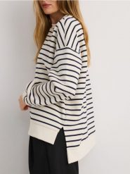 Bawełniana bluza - wielobarwny. Bluzy damskie Reserved, l, bez wzorów, z bawełny, bez kaptura. W wyprzedaży za 59.99 zł.