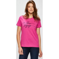 Vero Moda - Top. Różowe topy damskie Vero Moda, z aplikacjami, z bawełny, z okrągłym kołnierzem, z krótkim rękawem. Za 59.90 zł.