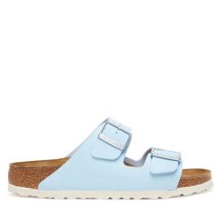 Klapki Birkenstock. Niebieskie klapki damskie Birkenstock, bez wzorów, bez obcasa. Za 449.99 zł.