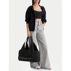 Torba Reebok. Czarne plecaki damskie Reebok, bez wzorów, sportowe. Za 99.99 zł.