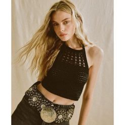 Top z odkrytymi plecami z szydełka. Czarne bielizna termoaktywna damska Superdry., bez wzorów, bez ramiączek. Za 163.00 zł.