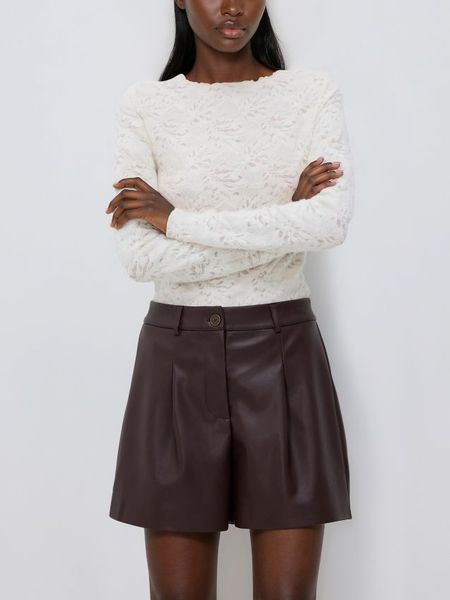 Szorty z imitacji skóry - bordowy. Czerwone szorty damskie Reserved, l, bez wzorów, ze skóry. Za 119.99 zł.