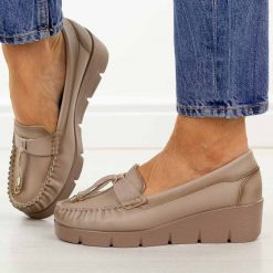 Beżowe skórzane mokasyny damskie Vinceza 39990. Brązowe mokasyny damskie VINCEZA, z jeansu, biznesowe. Za 219.00 zł.