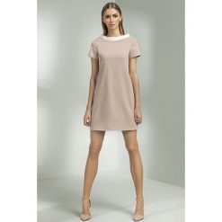Beżowa Sukienka Mini w stylu Lat 60-tych. Sukienki damskie marki Molly.pl. Za 135.90 zł.