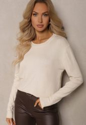 Jasnobeżowy Sweter z Bawełną w Klasycznym Stylu Atintora. Brązowe swetry damskie Renee, bez wzorów, z bawełny, casualowe, bez kołnierzyka, bez ramiączek, bez kaptura. Za 44.99 zł.