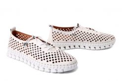 BOCCATO 0636-2005-5 beige, półbuty letnie damskie. Brązowe półbuty damskie Boccato, na lato, w ażurowe wzory, ze skóry, bez obcasa, bez zapięcia. Za 294.90 zł.