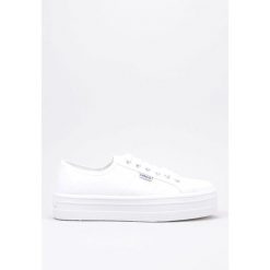 Tenisówki Victoria Model 109200 Kolor Biały. Białe trampki i tenisówki damskie VICTORIA, bez wzorów, bez zapięcia. Za 243.90 zł.
