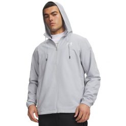 Under Armour RIVAL WVN WINDBREAKER Kurtka męska. Szare kurtki męskie Under Armour, l, bez wzorów, z poliesteru, na fitness i siłownię. Za 194.99 zł.